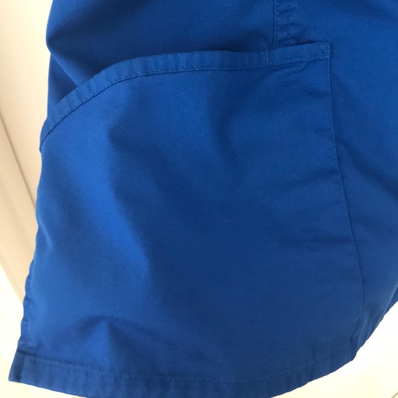 Cherokee Luxe Scrub Top - Picture 4 of 5